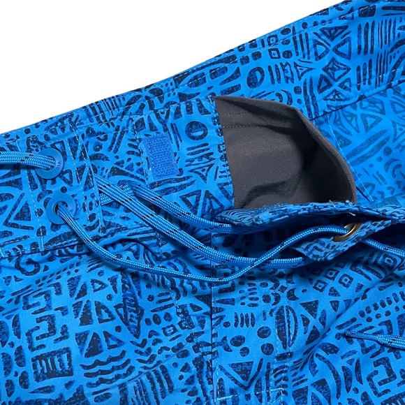 Columbia PFG Omni Shield Fishing Board Shorts Blue Printed Fish Design - Picture 6 of 9